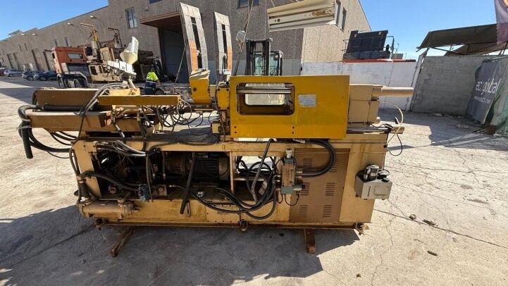 SOMAR MACHINE DE MOULAGE PAR INJECTION PLASTIQUE